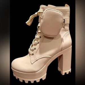 Cape Robbin Jay Cream Vegan Leather Lace Up Lug Platform Boots SZ 9